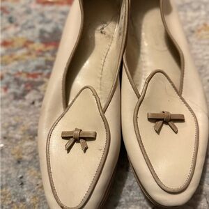 Elegant Cream Loafers with Bow Detail